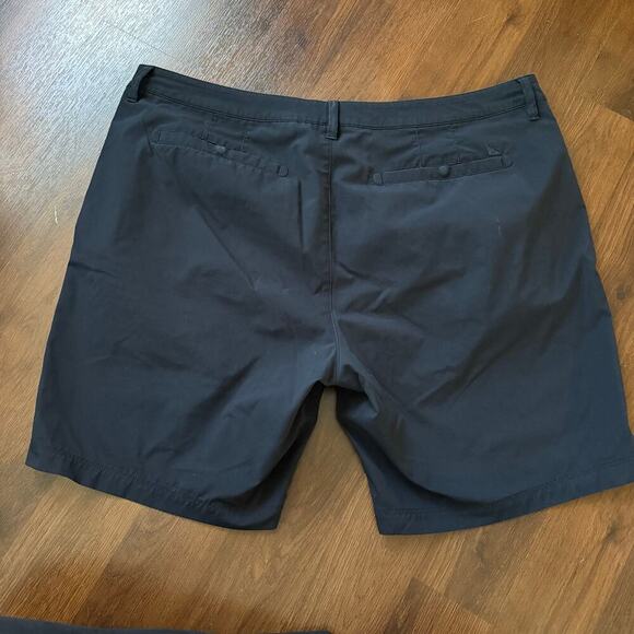 UNTUCKit Men's Chancellor Flat Front Shorts Golf Preppy Casual Black Sz 40 - Picture 2 of 8